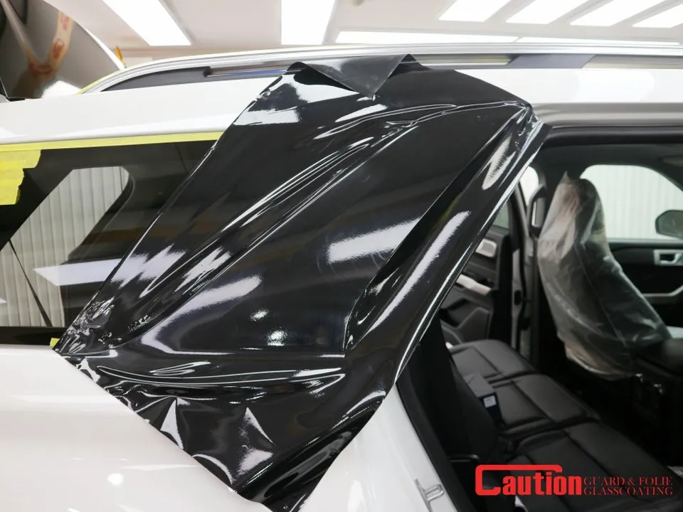 Ford Explorerのカーラッピング事例|費用目安・仕上がり 施工写真 2-3