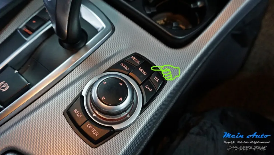 BMW 5 SeriesのAndroid Auto・CarPlay取付事例 施工写真 1-2