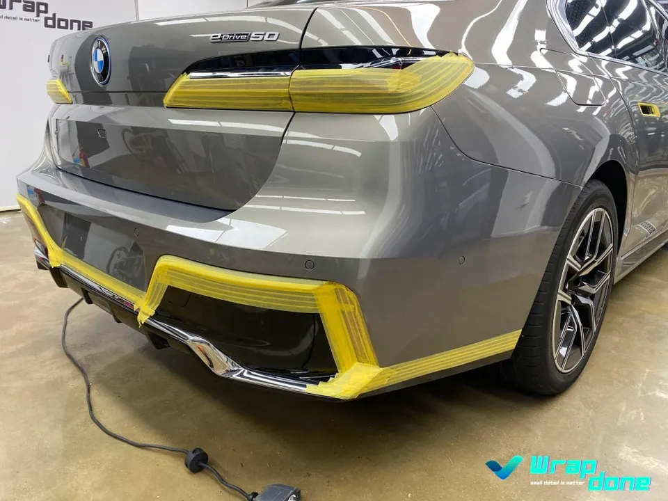 BMW i7のカーラッピング事例|費用目安・仕上がり 施工写真 1-3
