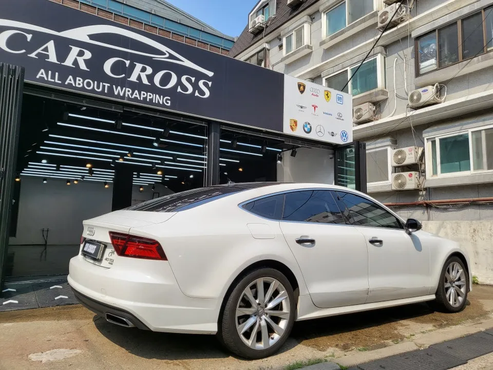 Audi A7のカーラッピング事例｜費用目安と仕上がり 施工写真 2-1