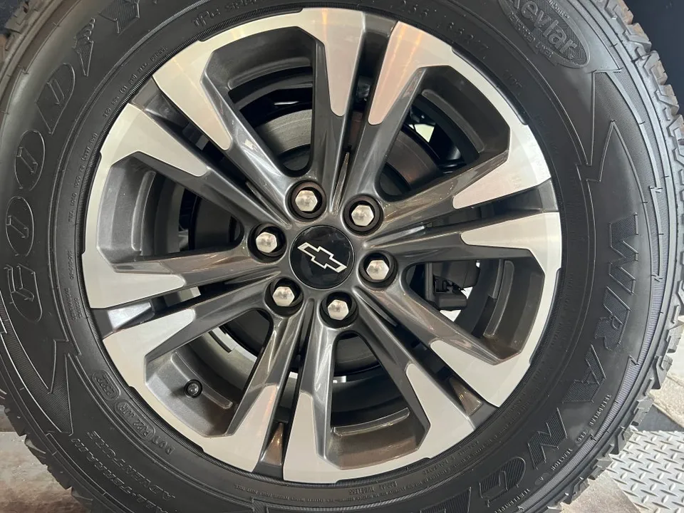 Chevrolet Coloradoのホイールリペア・塗装事例 施工写真 4-1