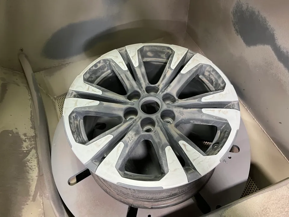 Chevrolet Coloradoのホイールリペア・塗装事例 施工写真 2-2