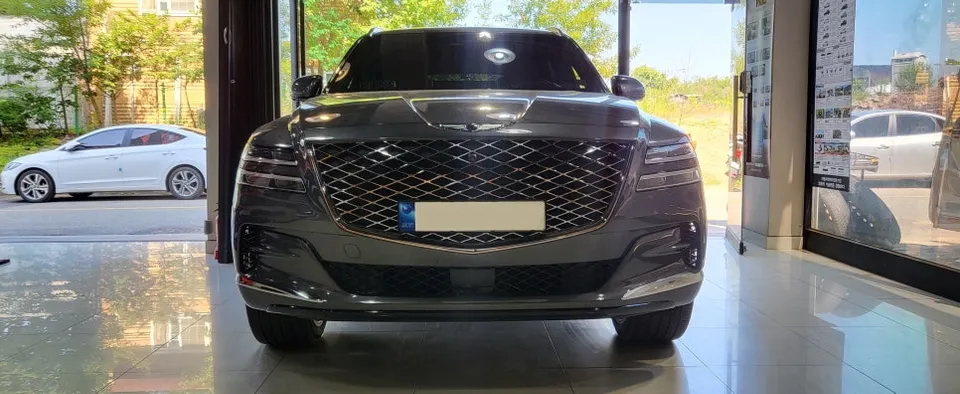 Genesis GV80 body kit installation result