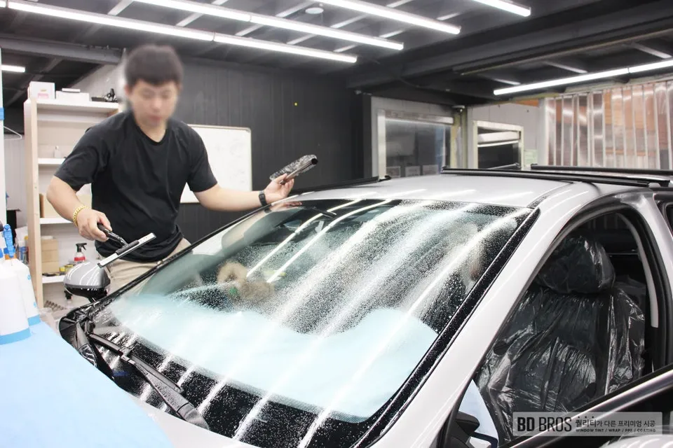 Hyundai Azeraのカーフィルム施工事例｜費用目安・仕上がり 施工写真 3-1