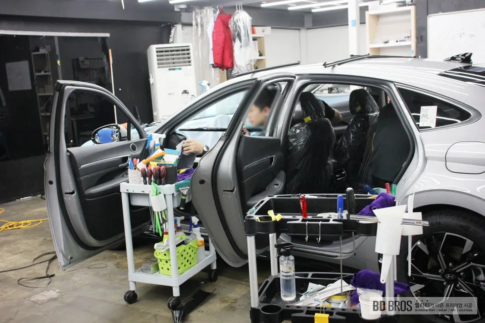 Hyundai Azeraのカーフィルム施工事例｜費用目安・仕上がり 施工写真 2-2