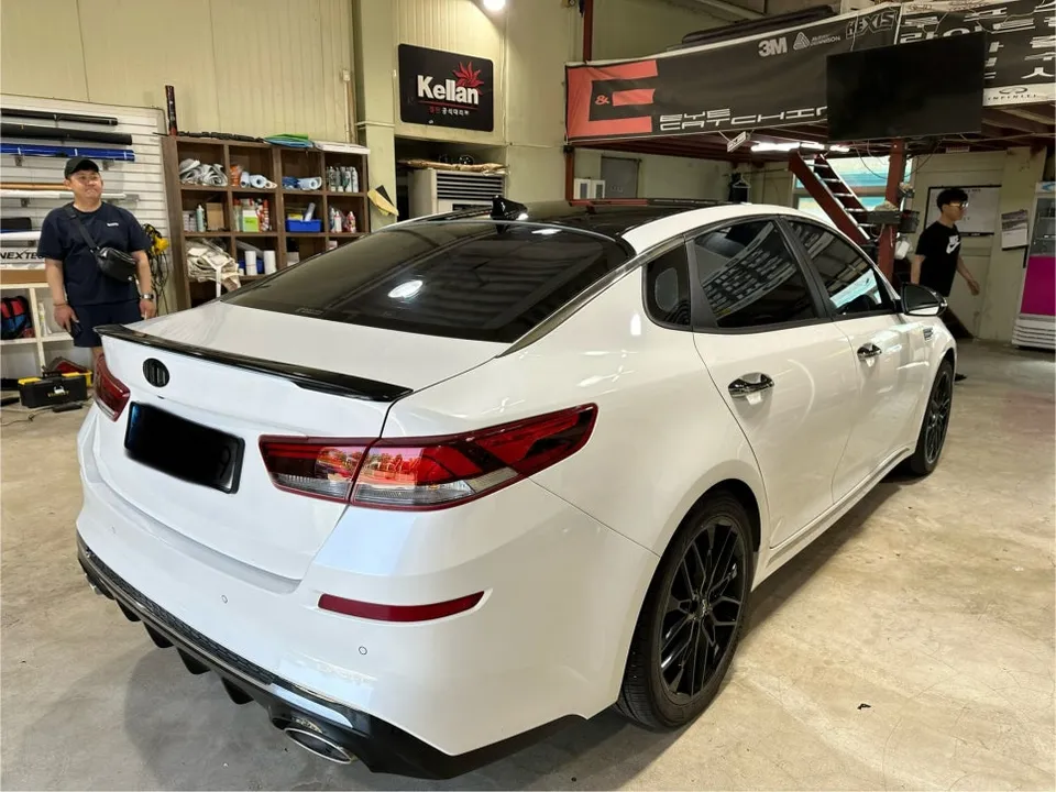 Kia K5のカーラッピング事例|費用目安・仕上がり 施工写真 3-1