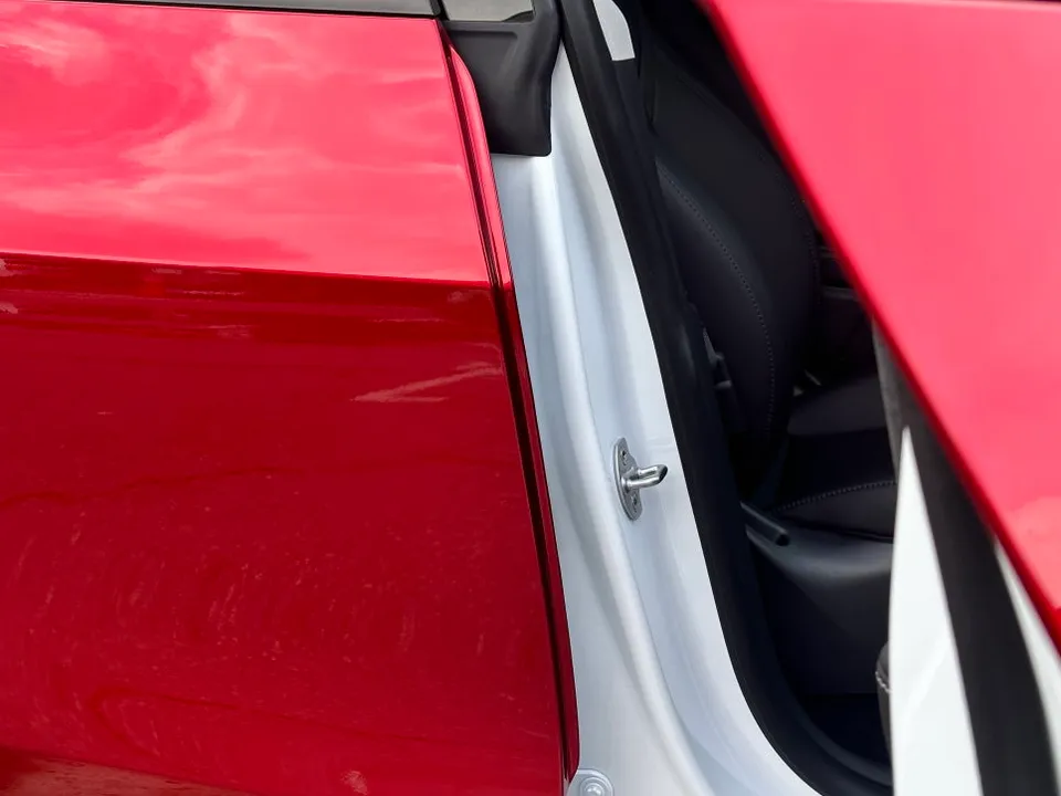 Tesla Model Yのカーラッピング事例｜費用目安・仕上がり 施工写真 3-2