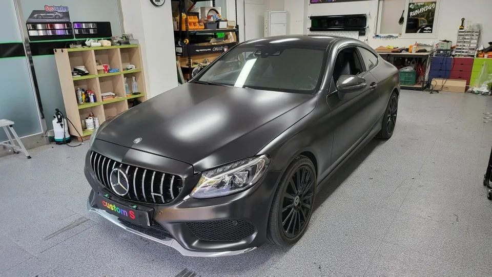 Mercedes-Benz Coupeのカーラッピング事例｜費用目安・仕上がり 施工写真 3-1