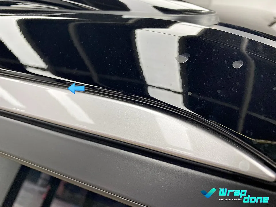 KG Mobility Actyonのウィンドウモールラッピング事例 施工写真 3-2