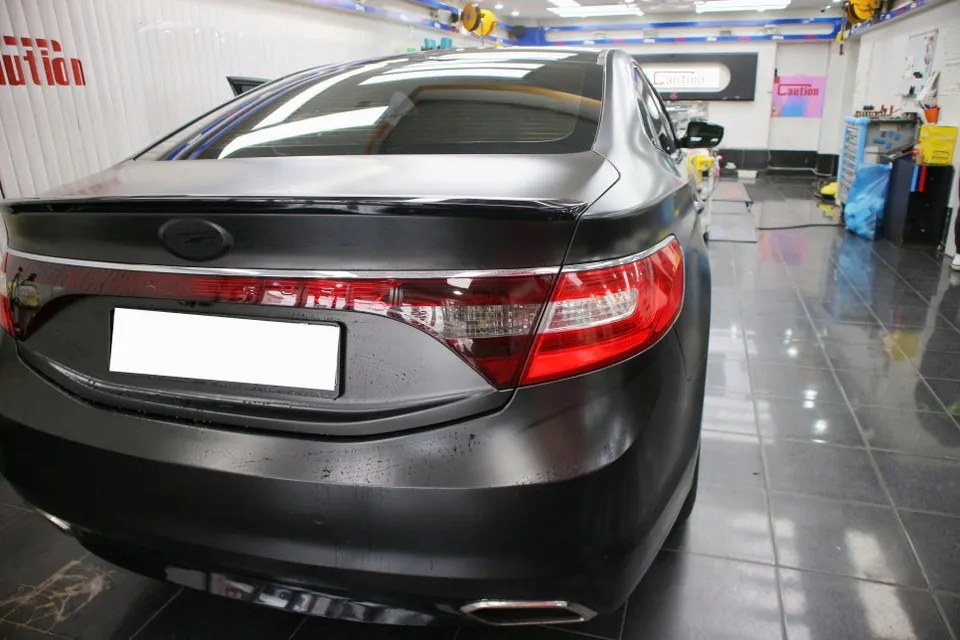Hyundai Grandeur HGのカーラッピング事例 施工写真 4-2