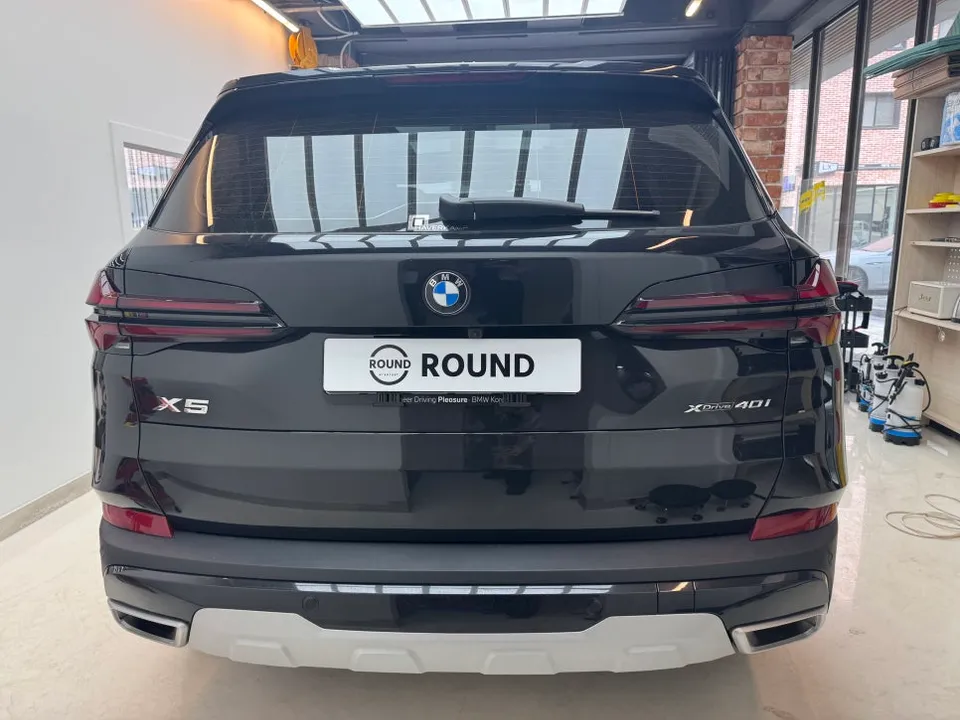 BMW X5 chrome delete - BMW X5 Chrome Delete Review: Sporty Blackout Trim Transformation photo 3