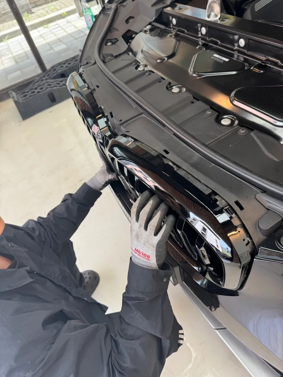 BMW X5 chrome delete - BMW X5 Chrome Delete Review: Sporty Blackout Trim Transformation photo 5