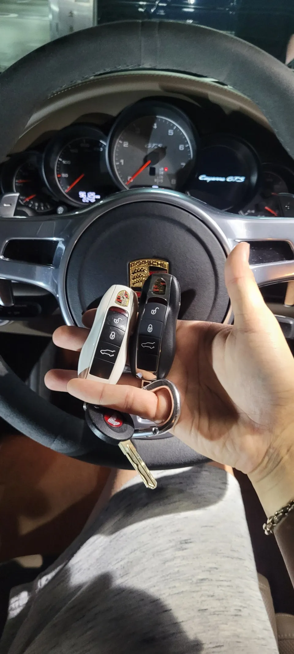 Porsche Cayenne oem options - Porsche Cayenne OEM Options Installation Review photo 3