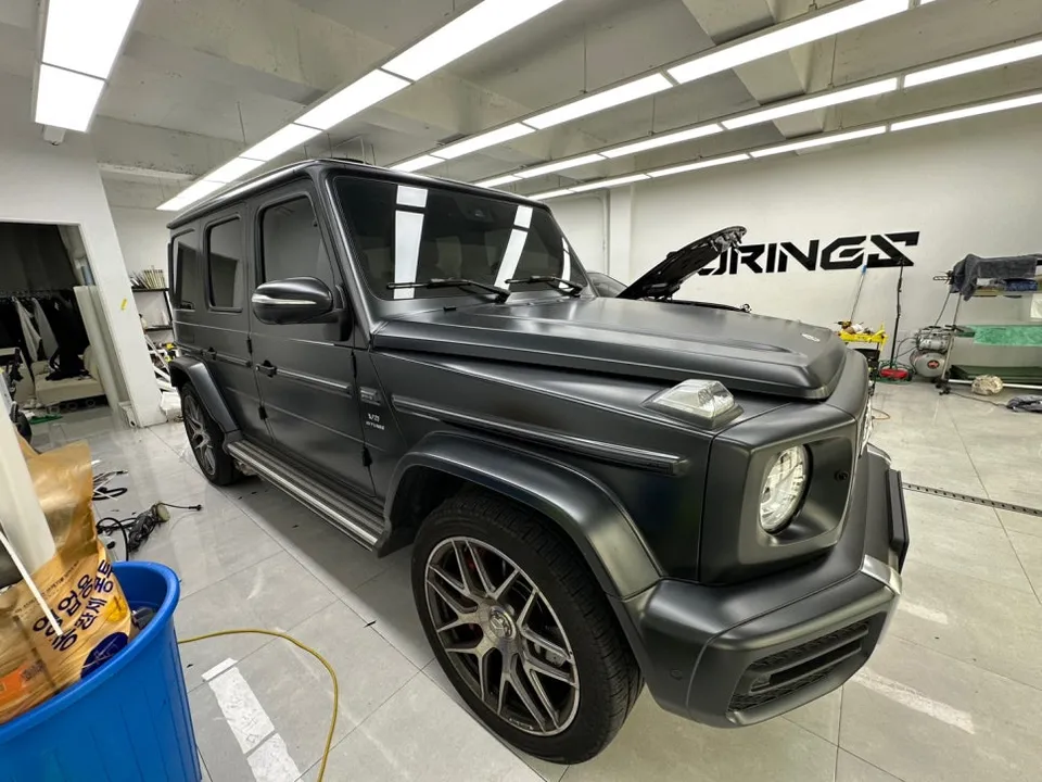 Mercedes-Benz G63 AMGのカーラッピング事例 施工写真 2-1