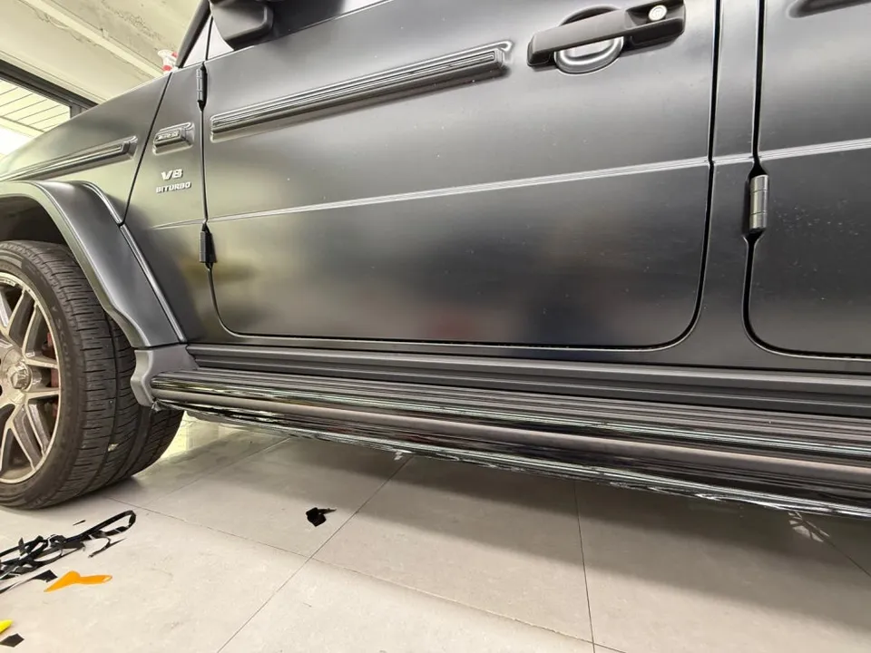 Mercedes-Benz G63 AMGのカーラッピング事例 施工写真 4-2