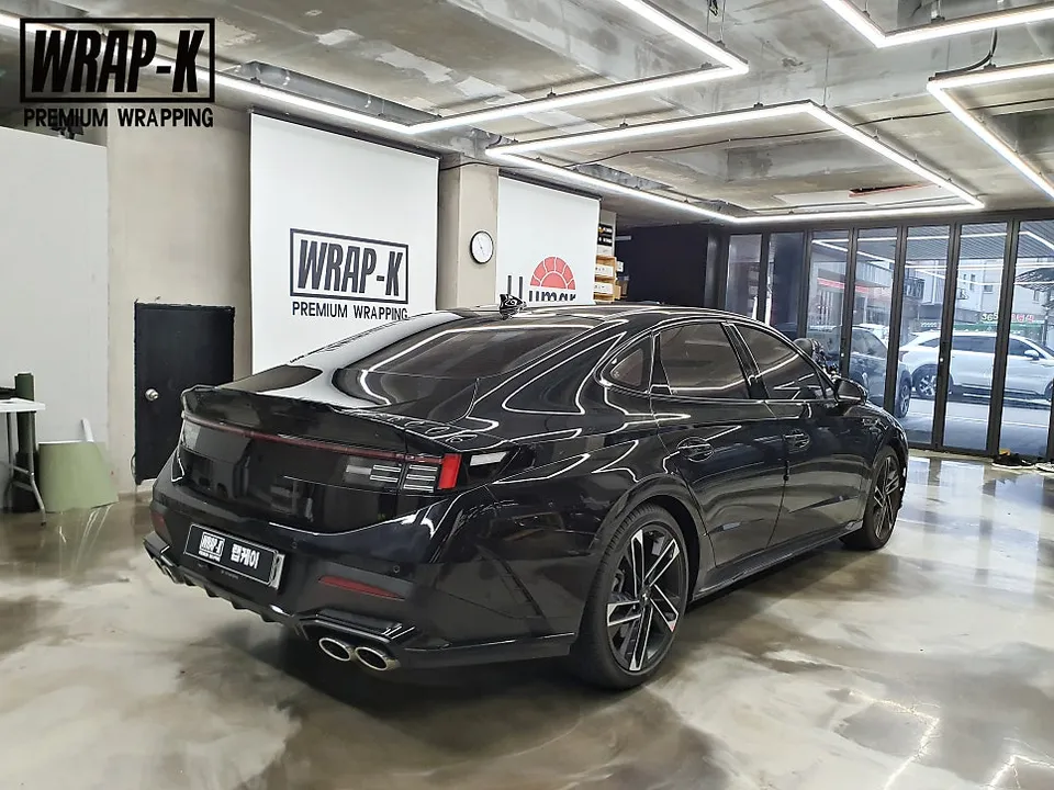 Hyundai Sonata DN8 vinyl wrap - Hyundai Sonata Vinyl Wrap Review: All-Black Transformation photo 4