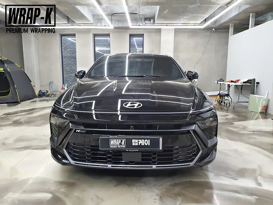 Hyundai Sonata DN8 vinyl wrap - Hyundai Sonata Vinyl Wrap Review: All-Black Transformation photo 5