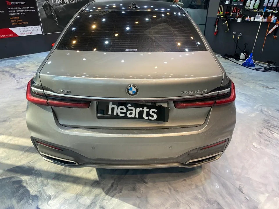 BMW 7 Seriesのガラスコーティング事例|韓国での施工例 施工写真 1-2