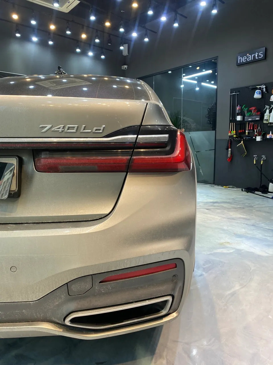 BMW 7 Seriesのガラスコーティング事例|韓国での施工例 施工写真 2-2