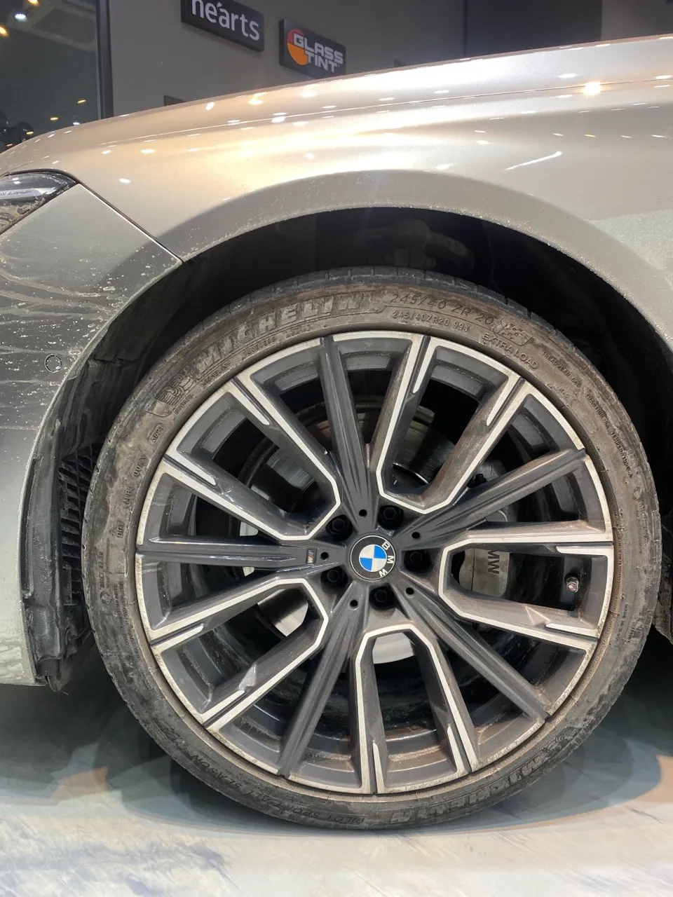 BMW 7 Seriesのガラスコーティング事例|韓国での施工例 施工写真 1-3