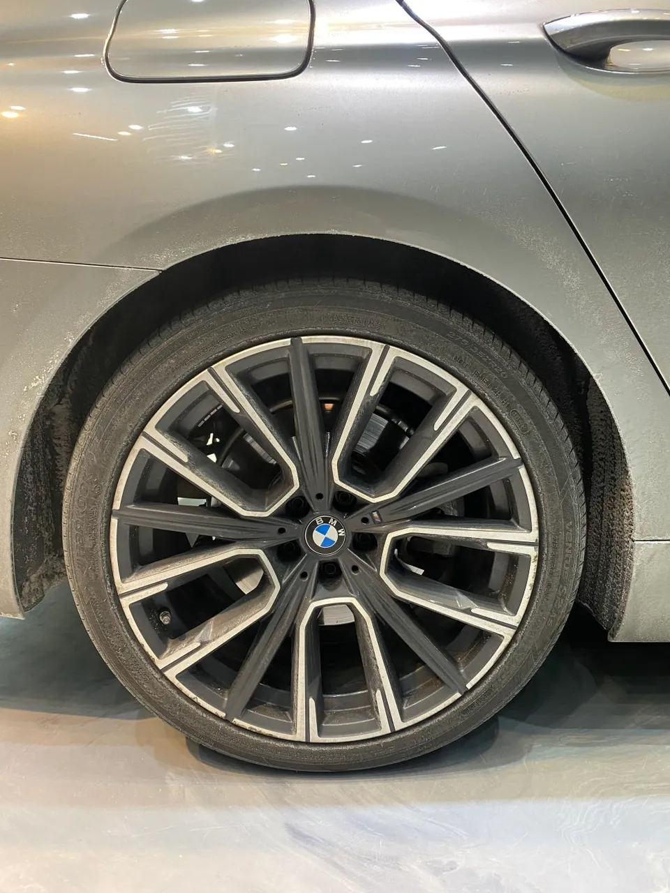 BMW 7 Seriesのガラスコーティング事例|韓国での施工例 施工写真 3-3