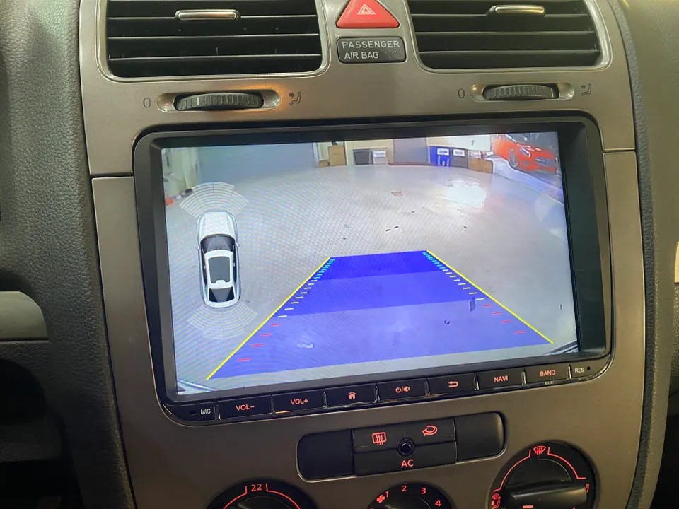 Volkswagen GolfのAndroid Auto・CarPlay取付事例 施工写真 6