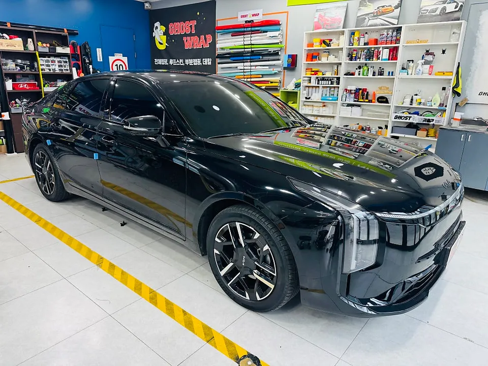 Kia K8のホイールラッピング事例｜費用目安・仕上がり 施工写真 3-1