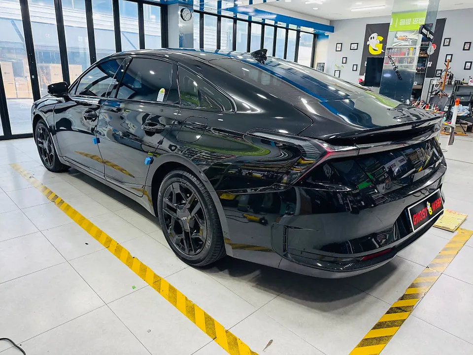 Kia K8のホイールラッピング事例｜費用目安・仕上がり 施工写真 2-3