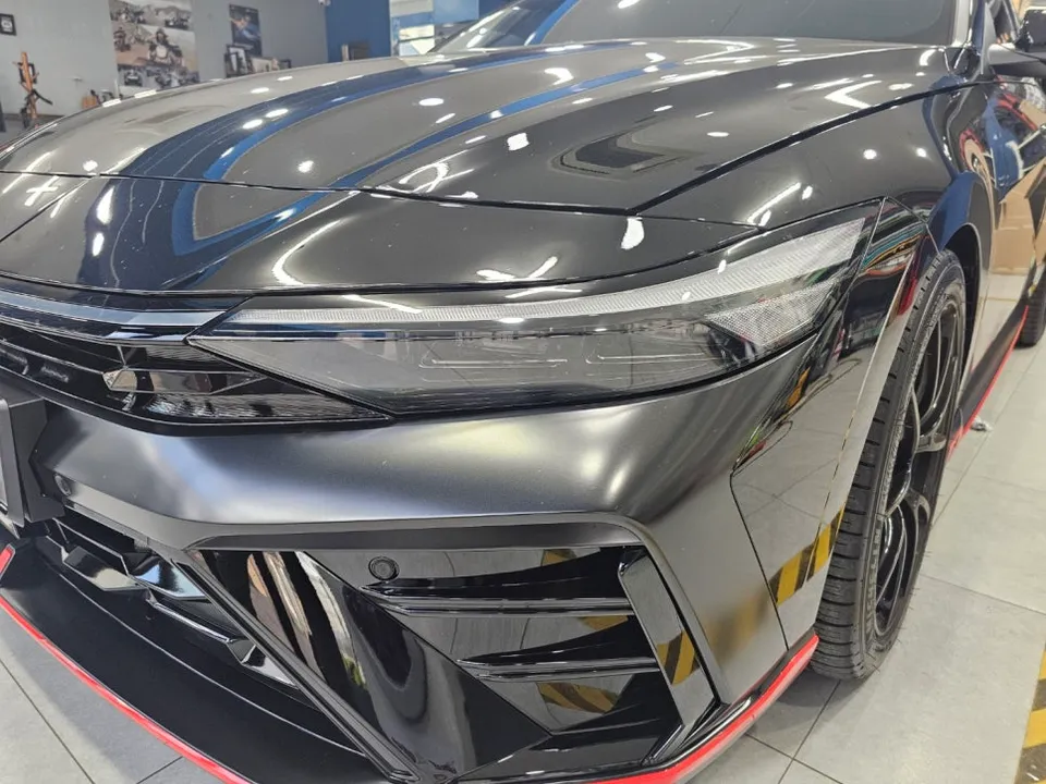 Hyundai Elantra Nのカーラッピング事例｜費用目安・仕上がり 施工写真 2-2