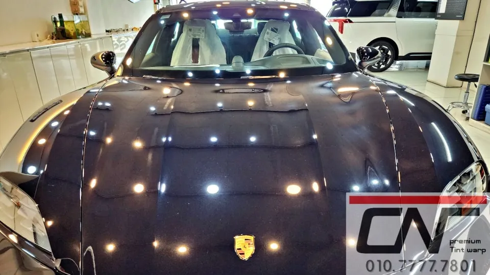 Porsche Taycanのカーフィルム施工事例 施工写真 5