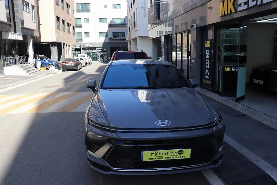 Hyundai Sonataのカーフィルム施工事例|費用目安・仕上がり 施工写真 1-2