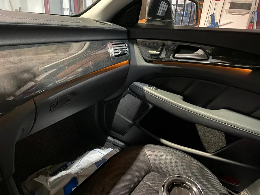 Mercedes-Benz CLS ambient lighting - Mercedes-Benz CLS Ambient Lighting Upgrade Review photo 5