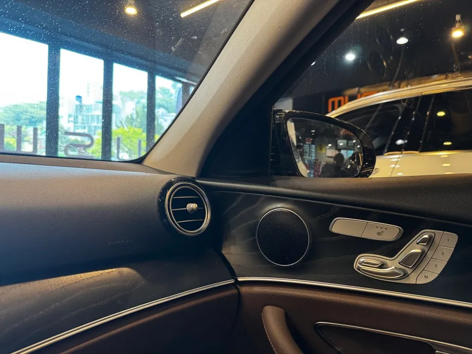 Mercedes-Benz E-Class W213のカーオーディオ施工事例 施工写真 4-1