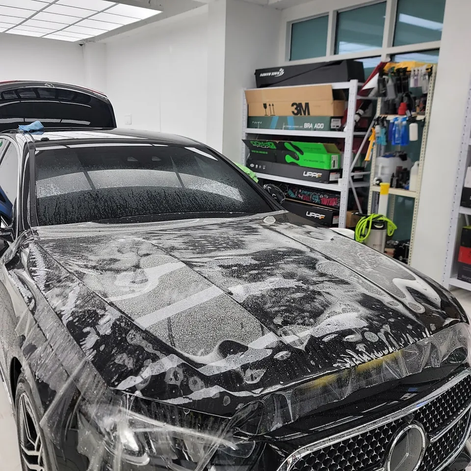 Mercedes-Benz Eクラス PPF施工事例:費用目安と仕上がり 施工写真 2-2