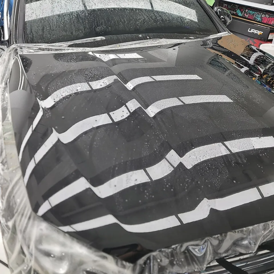 Mercedes-Benz Eクラス PPF施工事例:費用目安と仕上がり 施工写真 1-3