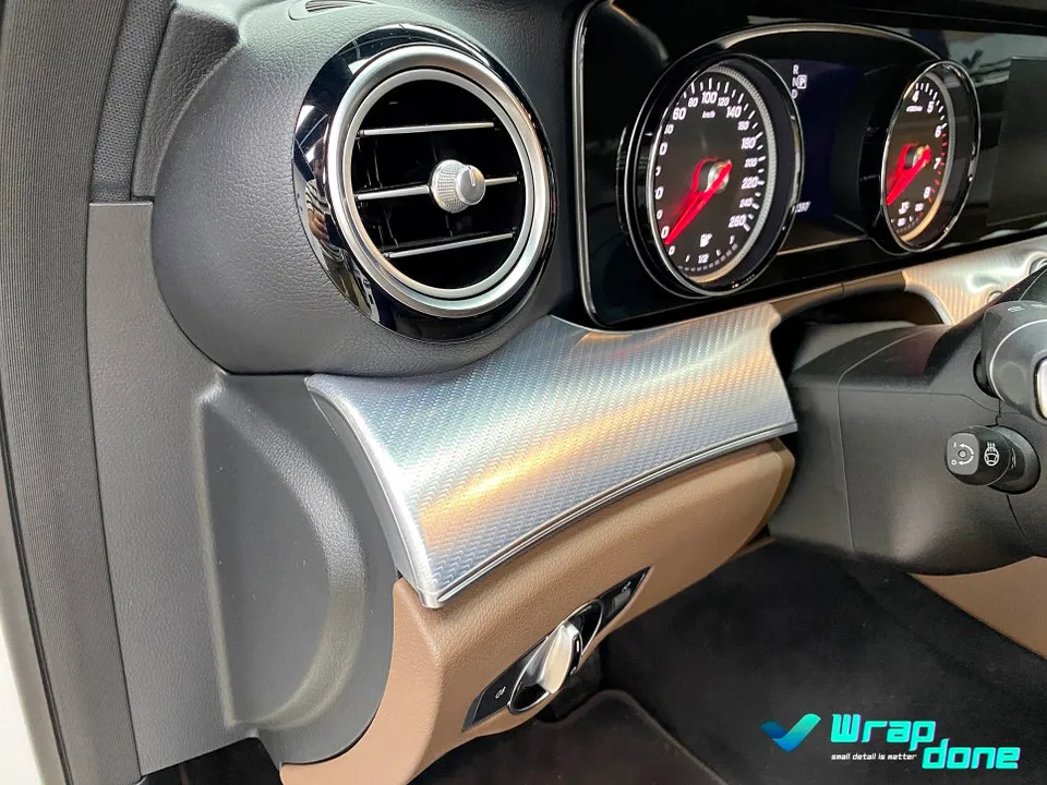 Mercedes-Benz Eクラス W213のカーラッピング事例 施工写真 2-1