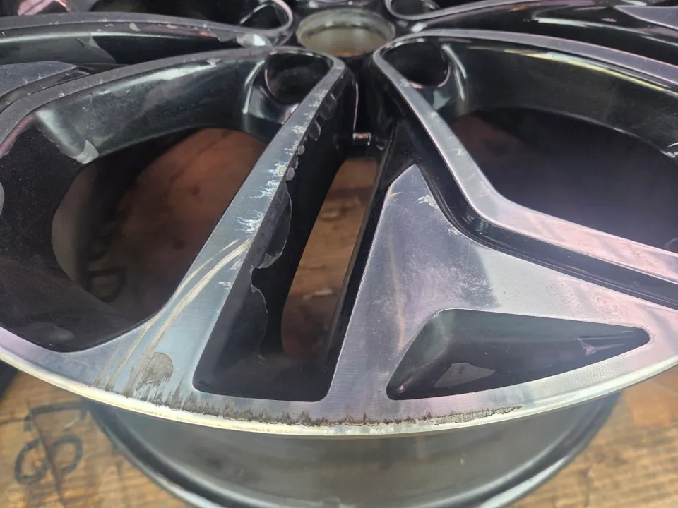 Hyundai Santa Fe wheel repair - Hyundai Santa Fe Wheel Repair Review - Restored Rims photo 4