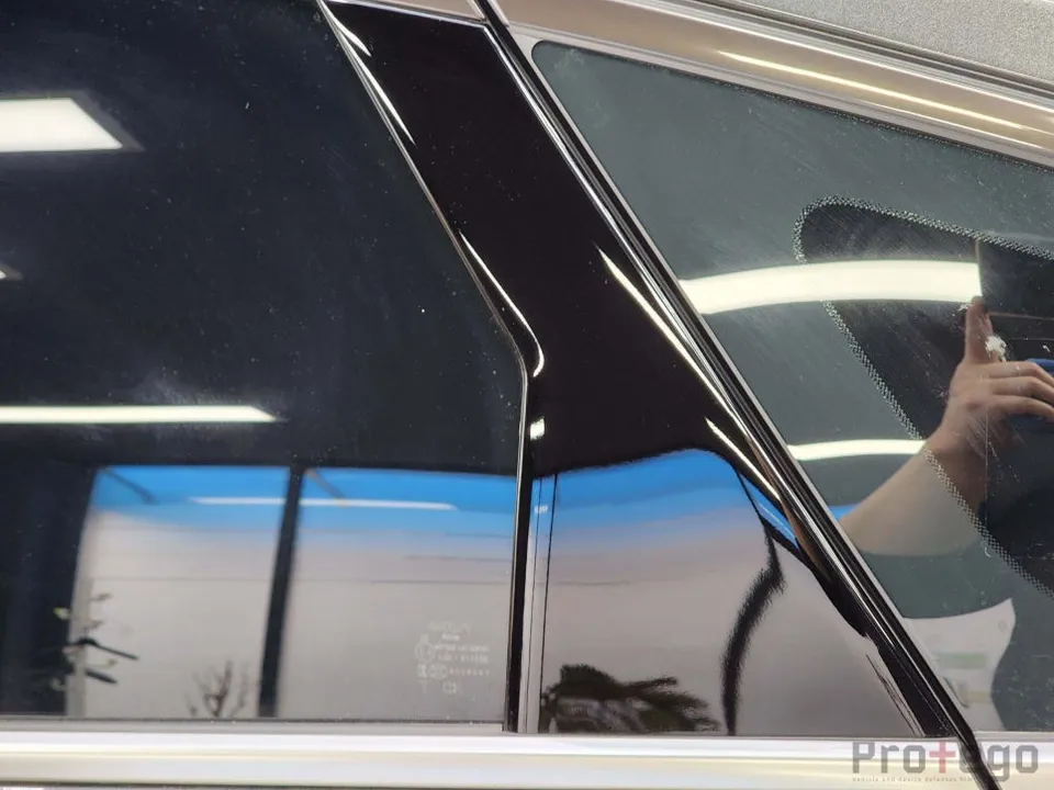 Kia K8 PPF施工事例|ヘッドライト・BCピラー・室内 施工写真 1-3