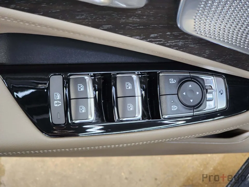 Kia K8 PPF施工事例|ヘッドライト・BCピラー・室内 施工写真 2-3