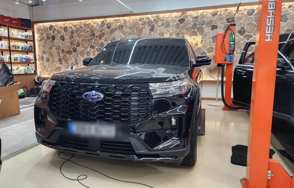 Ford Explorer interior customization installation result