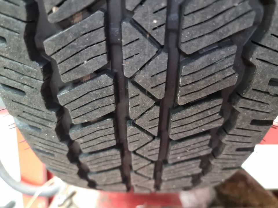 Ford Bronco wheel repair - Ford Bronco Wheel Repair & Painting Review: Matte Black Finish photo 3