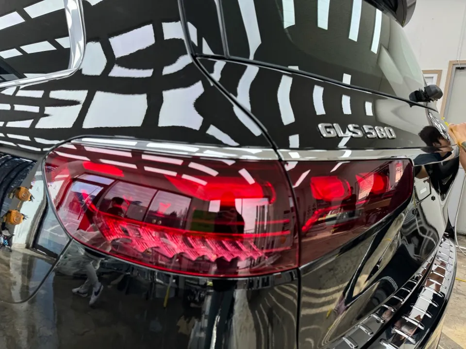 Mercedes-Benz GLS 580のカーラッピング事例|費用目安・仕上がり 施工写真 1-3