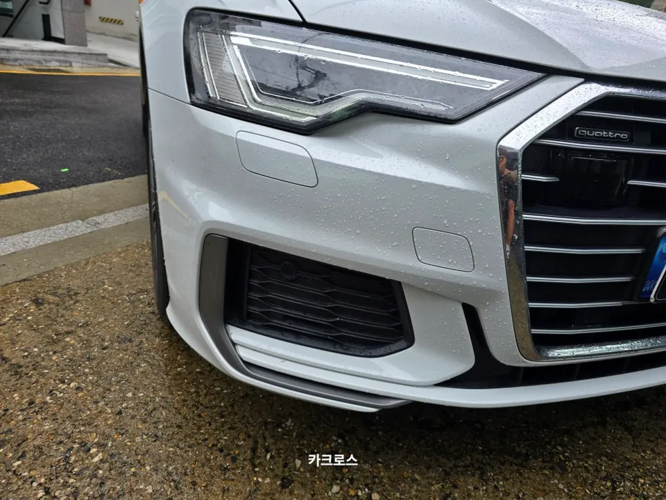 Audi A6のカーラッピング事例|クロームパーツをブラック化 施工写真 1-1