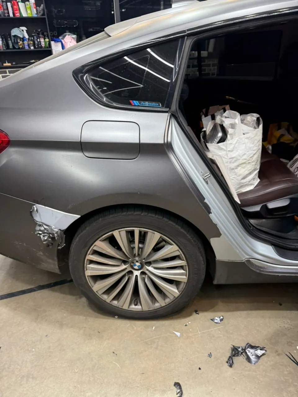 BMW 5 Seriesのカーラッピング事例｜費用目安・仕上がり 施工写真 2-3