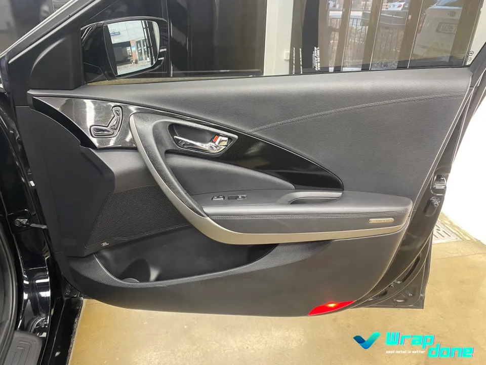 Hyundai Grandeur HGのカーラッピング事例｜内装補修 施工写真 1-2