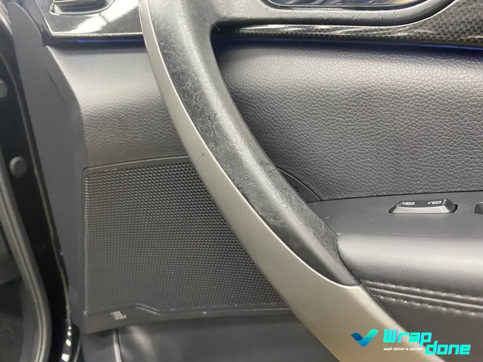 Hyundai Grandeur HGのカーラッピング事例｜内装補修 施工写真 1-3
