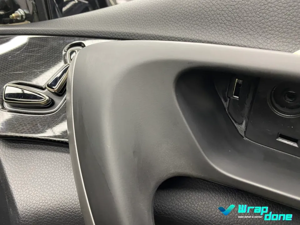 Hyundai Grandeur HGのカーラッピング事例｜内装補修 施工写真 3-3