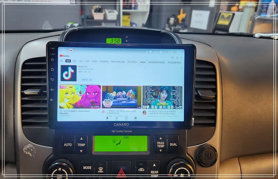Kia CarnivalのAndroid Auto・CarPlay取付事例 施工写真 4-2