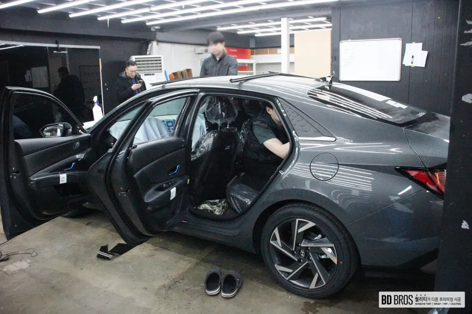 Hyundai Elantraのカーフィルム施工事例｜費用目安・仕上がり 施工写真 2-2