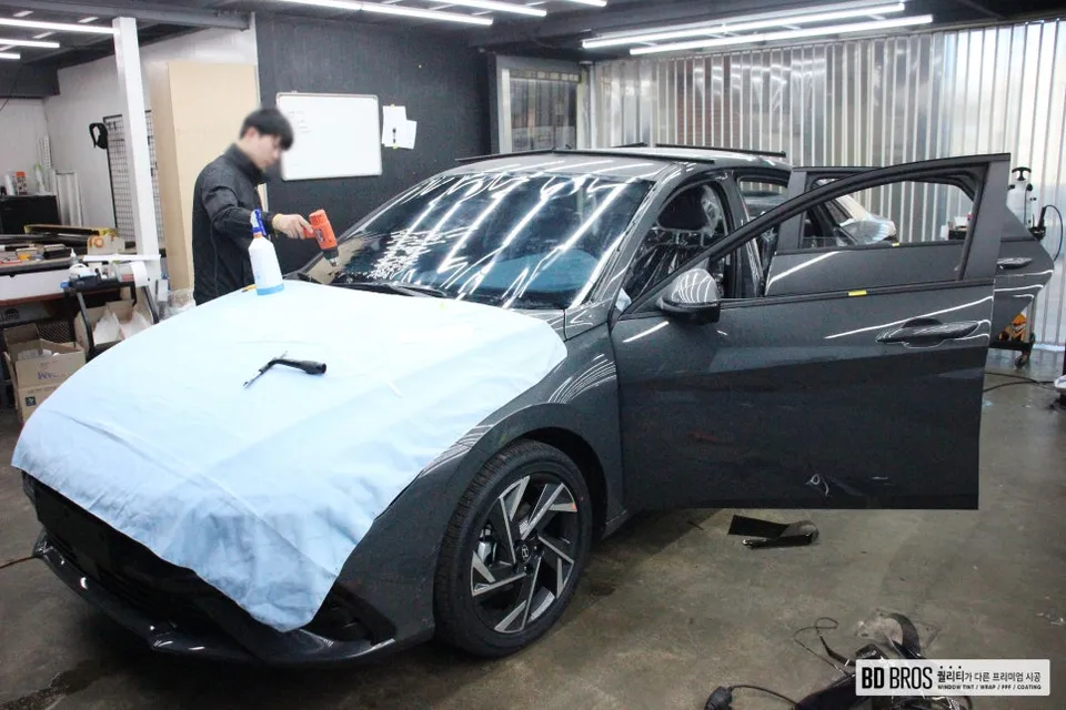 Hyundai Elantraのカーフィルム施工事例｜費用目安・仕上がり 施工写真 1-3